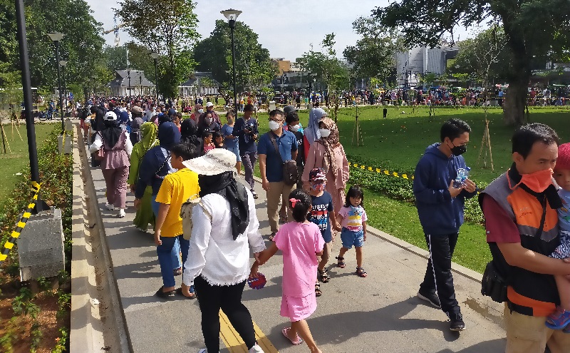 Baru Diresmikan, Alun-Alun Kota Bogor Dipadati Pengunjung Minggu Pagi