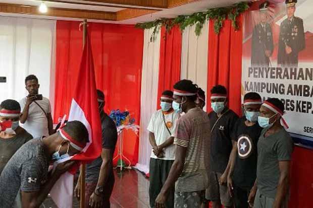  Puluhan Angggota KKB Kampung Abaidiru Yapen Papua Menyerahkan Diri 