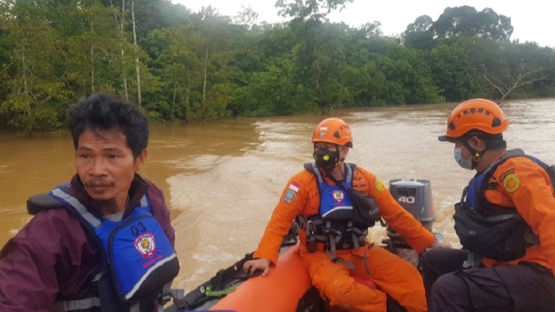 Tim SAR Cari Bocah Hilang Terseret Arus saat Diajak Berenang Kakek