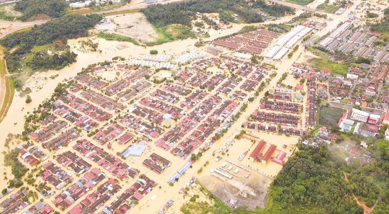 Banjir Besar di Malaysia Tewaskan 8 Orang, Pemerintah Dituduh Lamban Selamatkan Korban