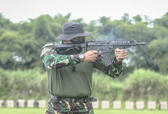 Jokowi Sebut Alutsista Buatan Pindad Diminati Banyak Negara, Apa Saja Daftarnya?