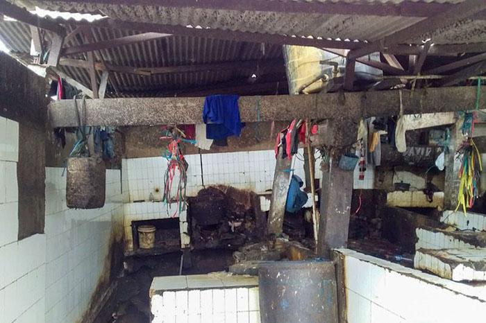Lantai 4 Kios di Pasar Terban Yogyakarta Ambles, Pedagang Direlokasi