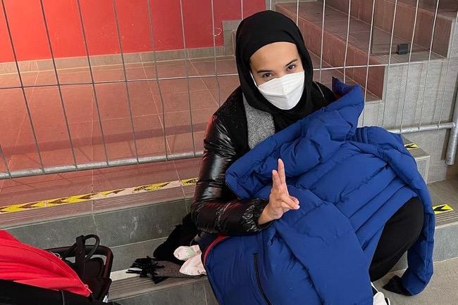 Hari Ibu, Zaskia Sungkar Kenang Momen Menyusui di Tengah Badai Salju