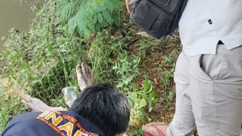 Jasad Pria Ditemukan Mengambang di Kali Cengkareng, Pakai Kaus Tulisan Tangerang Football
