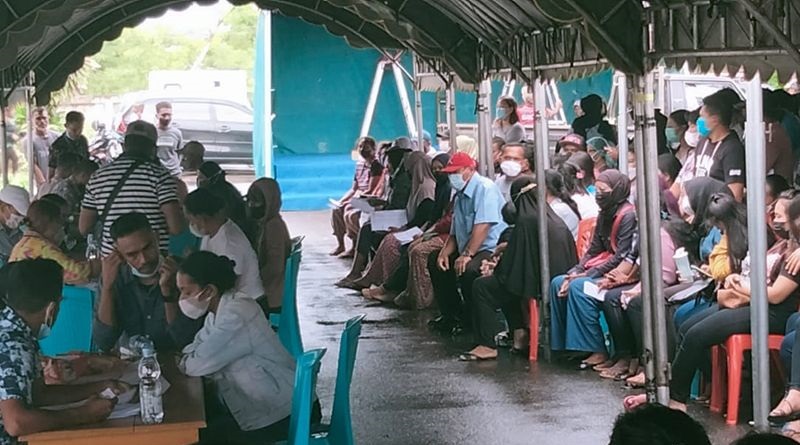 HUT ke-69 Maluku Tenggara, Ribuan Warga Antre Ikut Vaksin
