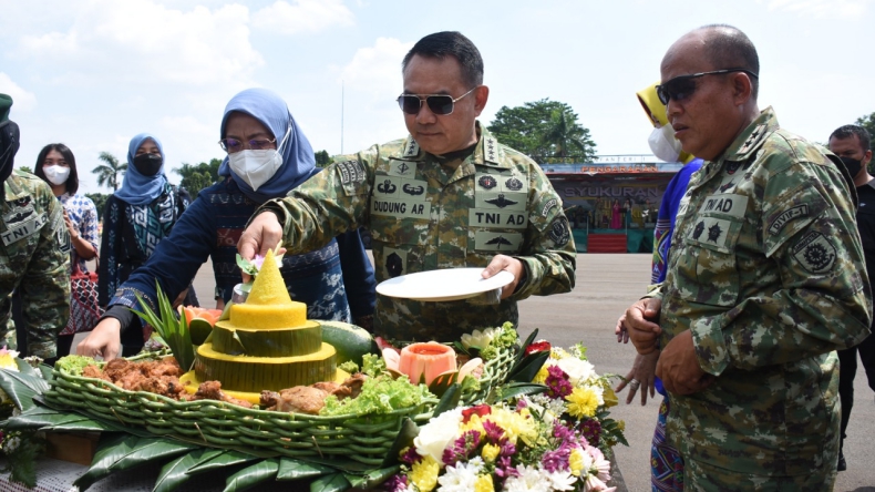 Hadiri HUT Divif-1 Kostrad, KSAD Jenderal Dudung: Hati Nurani Saya Masih di Kostrad