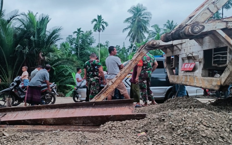 Agar Tak Hilang, Aset Besi Bekas Jembatan Ulim Diamankan
