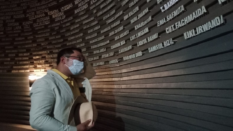 Gubernur Jabar Ridwan Kamil Menangis di Sumur Doa Museum Tsunami Aceh 