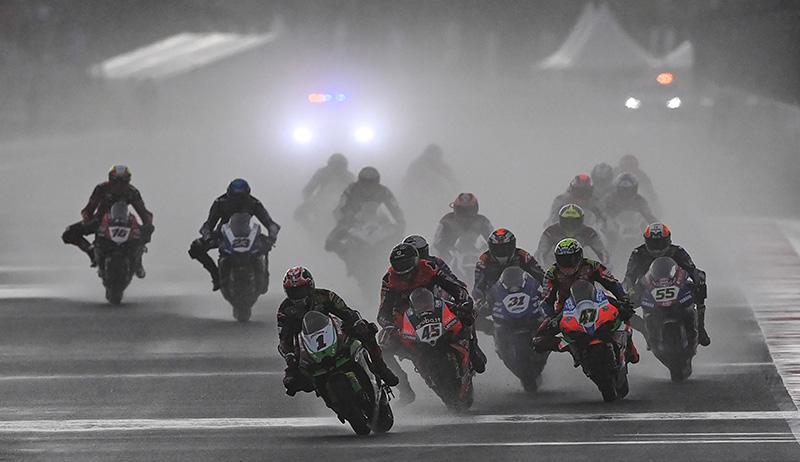 Pemerintah Wajibkan Pembalap dan Penonton MotoGP Mandalika Vaksin Lengkap