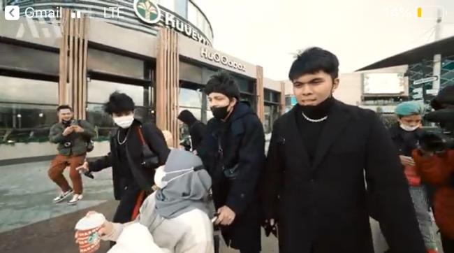 Thariq Halilintar Bingung Pilih Oleh-Oleh untuk Fuji di Turki, Atta dan Aurel Bantu Carikan