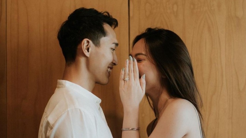 Dilamar Jonatan Christie, Shanju Eks JKT 48 Bagikan Foto Mesra Pakai Cincin di Jari Manis 