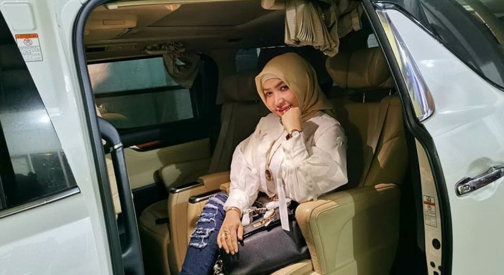 Roro Fitri Nangis Izin Nikah dengan Duda Lebih Tua 10 Tahun 