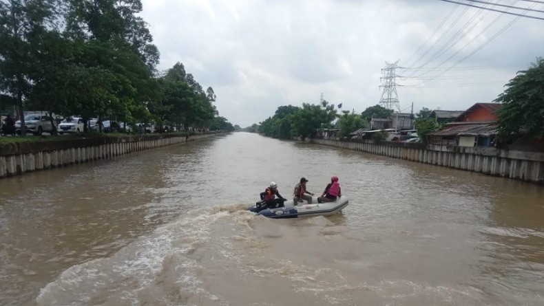 Jasad Pemuda Ditemukan di Sungai Kalimalang dengan Luka Robek, Sempat Berkelahi di Kafe