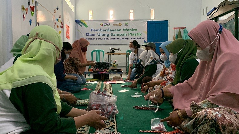 Terima Pelatihan Pengolahan Sampah dari MNC Peduli dan MNC Sekuritas, Anggota PKK Bantar Gebang: Menambah Wawasan Kami 