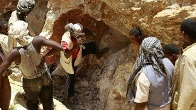 Tambang Emas Runtuh akibat Banjir, 14 Orang Tewas