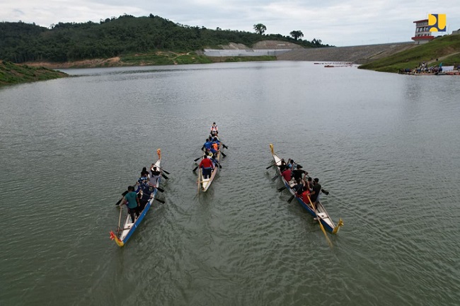 Diresmikan Jokowi, Begini Wajah Bendungan Ladongi yang Memiliki Potensi Wisata Air 