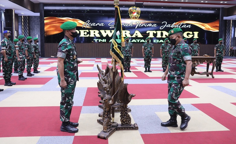 KSAD Jenderal Dudung Abdurachman Pimpin Sertijab 7 Pati TNI AD, Ini Daftarnya