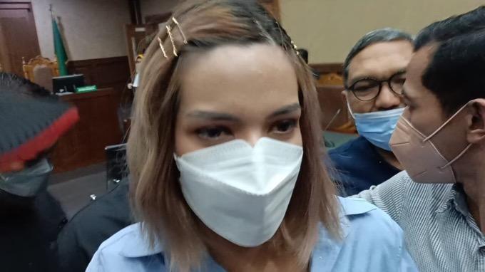 Nia Ramadhani Ingin Cepat Bertemu Anak, Minta Doa Usai Sidang Pleidoi Kasus Narkoba
