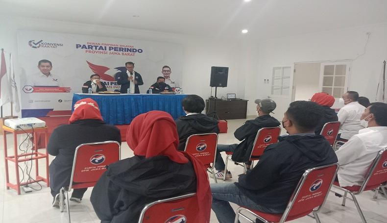 Serahkan SK Pengurus, Sekjen Perindo Intruksikan DPW Jabar Panaskan Mesin Partai 