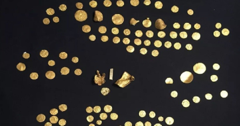 Harta Karun Koin Paling Menakjubkan yang Ditemukan pada 2021, Ada Timbunan Anglo-Saxon Terbesar