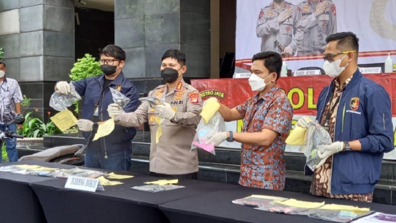 Polda Metro Jaya Tangkap 11 Maling Motor, 5 Senjata Api Rakitan Revolver Disita