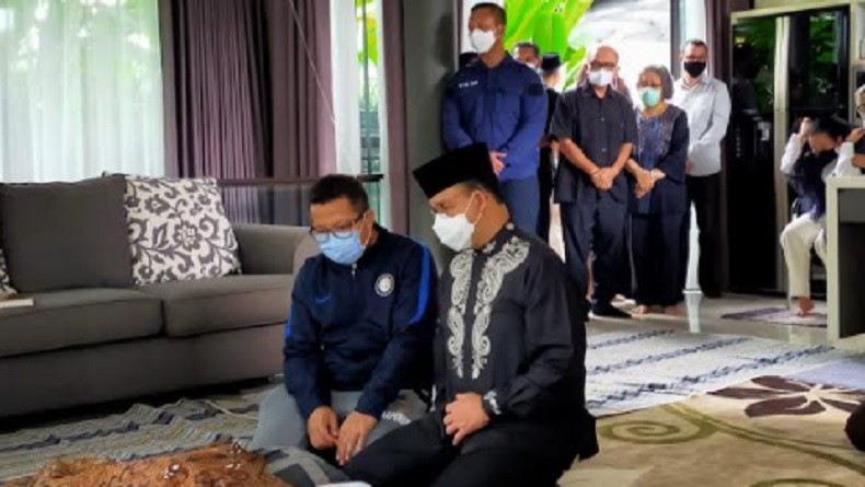 Melayat ke Rumah Duka Firmanzah, Anies: Beliau Akhlaknya Mulia Rajin Menjaga Silaturahmi 