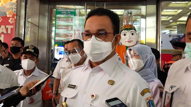 Anies Dampingi Jokowi Pantau Pelaksanaan Vaksinasi Covid-19 di Pasar Tanah Abang