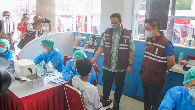 Tinjau Vaksinasi Covid-19 di Muara Baru, Anies Sebut Capaian di Jakarta Sudah di Atas Target