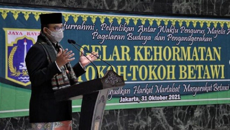 Terima Gelar Kehormatan, Anies Tulis Pantun untuk Bamus Betawi