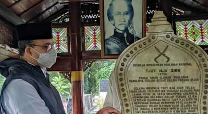 Ziarah ke Makam Cut Nyak Dien, Anies: Pahlawan asal Tanah Rencong Itu Sangat Dihormati