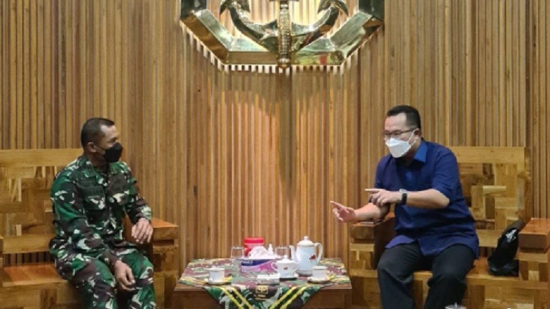 Rektor IPB Bertemu Danjen Kopassus Bahas Inovasi Rompi Antipeluru dari Limbah Sawit