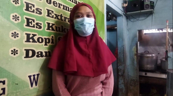 Pasutri di Warteg Matraman Ini Bangga Anak Pertamanya Dikasih Nama oleh Anies