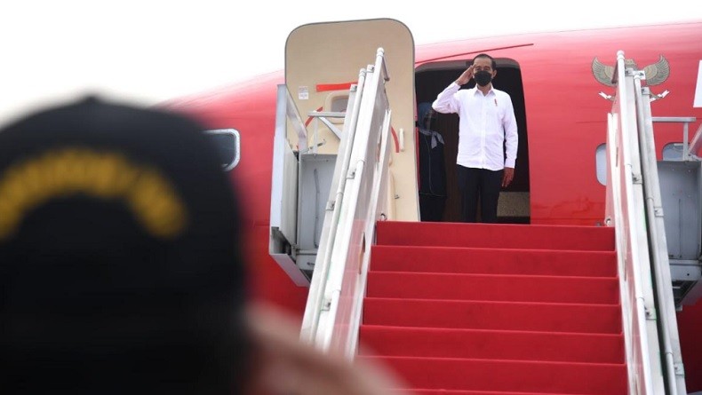 Naik Garuda Indonesia, Jokowi Bertolak ke Roma untuk Hadiri KTT G20