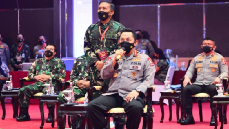 Kapolri Tekankan TNI-Polri Terus Bersinergi Wujudkan Target Vaksinasi  Presiden Jokowi