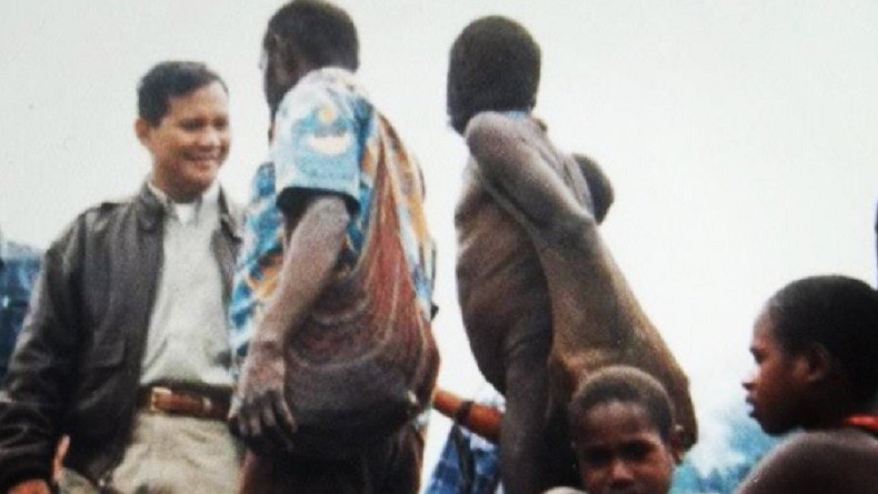 Dahnil Unggah Foto Prabowo Muda Bersama Masyarakat Papua, Pesannya Jaga Persatuan