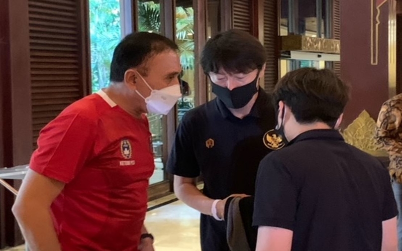 Haruna Soemitro Sebut Shin Tae-yong Tersinggung dan Rapat Timnas Deadlock, Ini Kata Ketum PSSI
