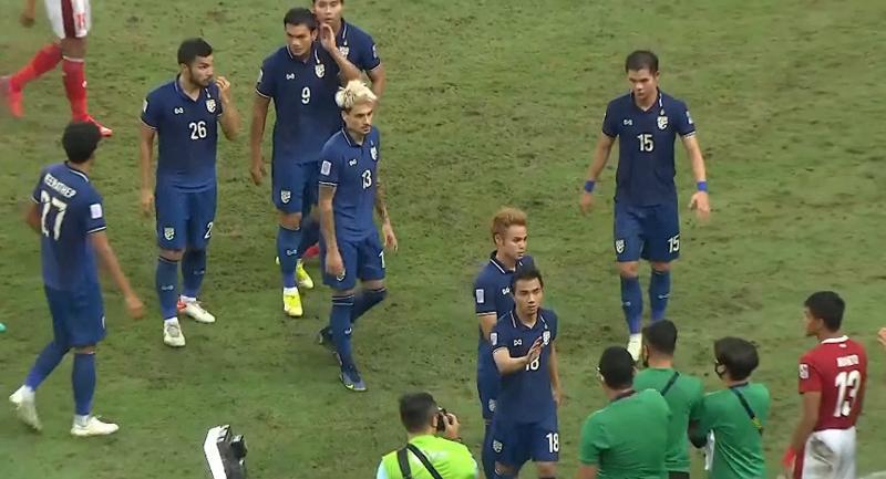 Respek! Thailand usai Juara AFF 2020: Datangi Bench Indonesia, Jabat Tangan Asnawi Dkk