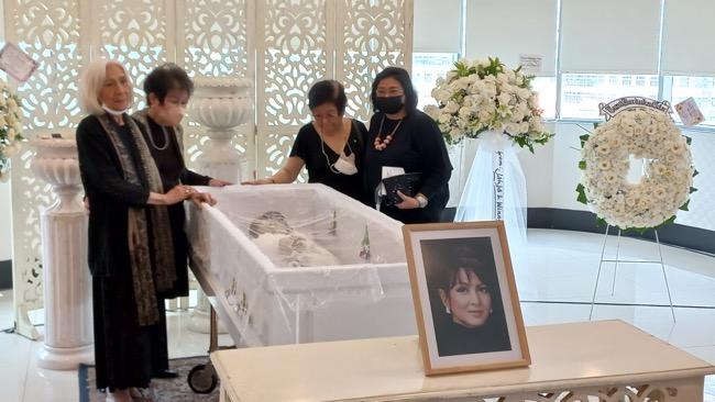 Firasat Akan Meninggal, Nindy Ellesse Pilih Baju Sendiri untuk Dipakai di Peti   