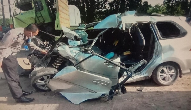 Cerita Korban Selamat Tabrakan Travel di Tol Cipularang, Wajah Penuh Darah dan Terjepit 