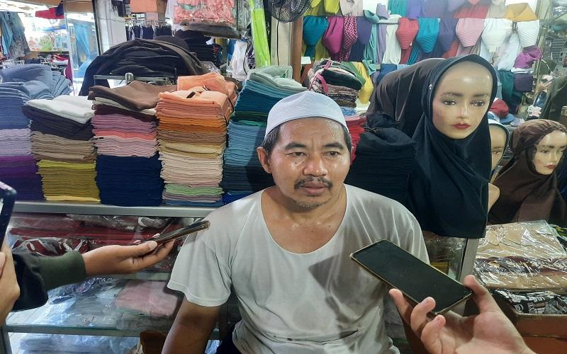 Pembelajaran Tatap Muka, Pedagang Seragam Ini Ngaku Jualannya Melonjak hingga 1.000 Persen  