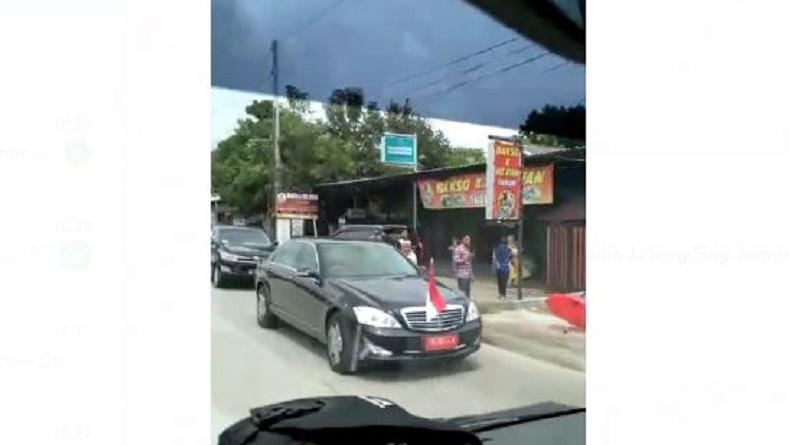 Viral Rombongan Iring-iringan Presiden Jokowi Beri Jalan Ambulans Melintas di Grobogan