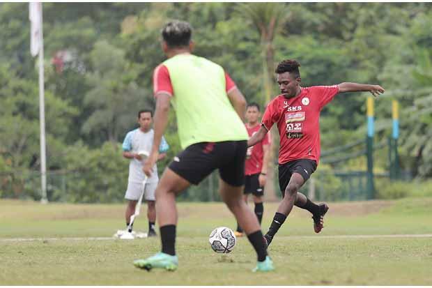 Rekrutan Anyar PSS, Alex Dusay Siap Tampil Maksimal