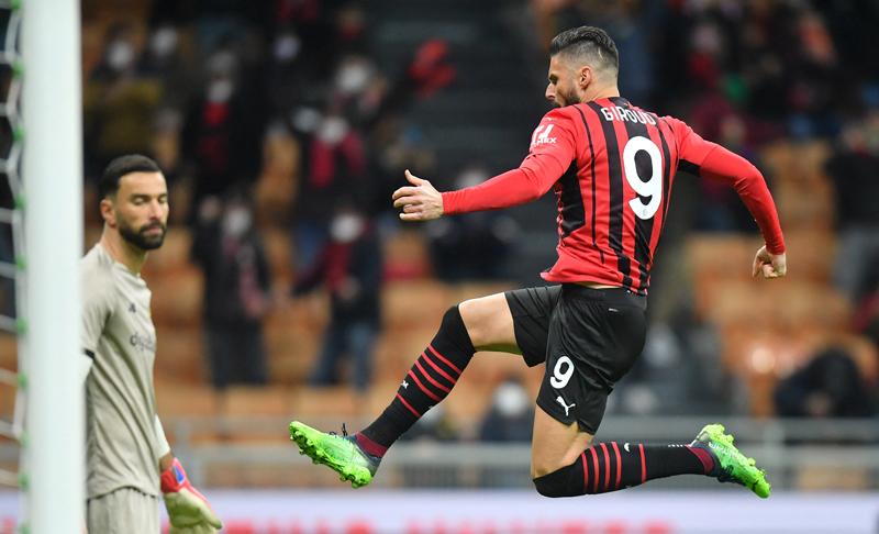 Hasil AC Milan Vs AS Roma: Diwarnai Dua Kartu Merah, I Rossoneri Libas Serigala Ibu Kota