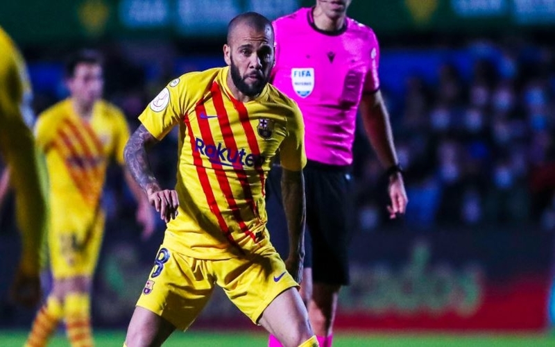 Dani Alves Jalani Sidang Terkait Kasus Pelecehan Seksual, Terancam 9 Tahun Penjara