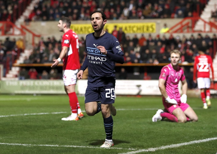 Hasil Piala FA 2021/2022: Banyak Rotasi Pemain, Man City Bantai Swindon Town