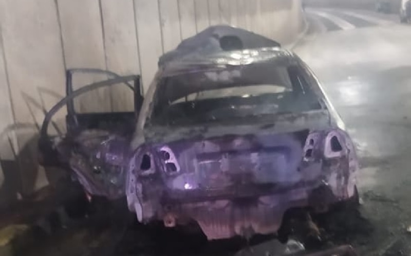 Sedan Terbakar di Terowongan Gandaria City Minggu Dini Hari