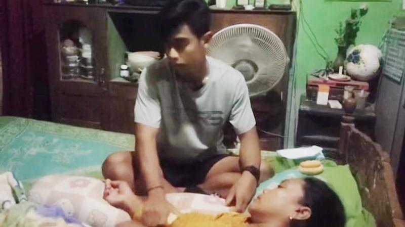  Jenguk Ibunda Sakit, Pratama Arhan Kenang Masa Latihan Diantar Sang Ibu Naik Motor