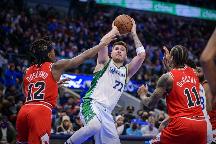 Monster Luka Doncic Bikin Triple Double ke-39 di NBA saat Libas Chicago Bulls