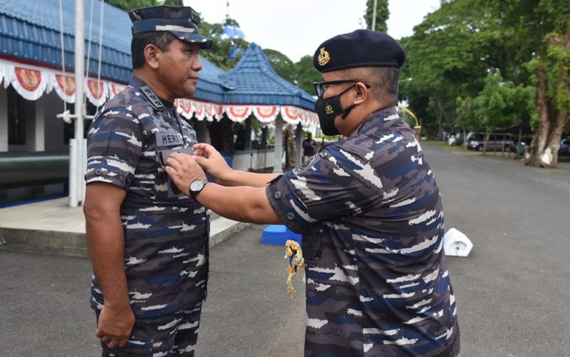 Wakil KSAL Laksdya TNI Ahmadi Heri Purwono Terima Brevet Kehormatan dari Arsenal