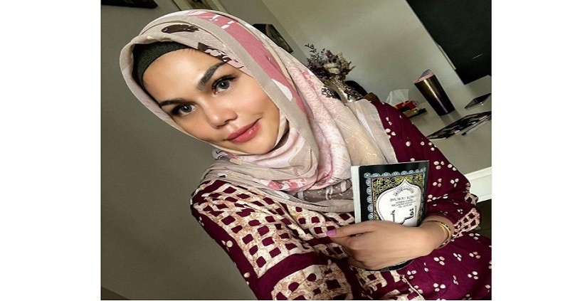 Bikin Pangling, DJ Katty Butterfly Pamer Momen Pertama Ngaji Memakai Ini